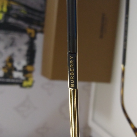 Model: B 3135' Burberry BE3135 Scott Pilot Dark Brown Sunglasses - Picture 5 of 11